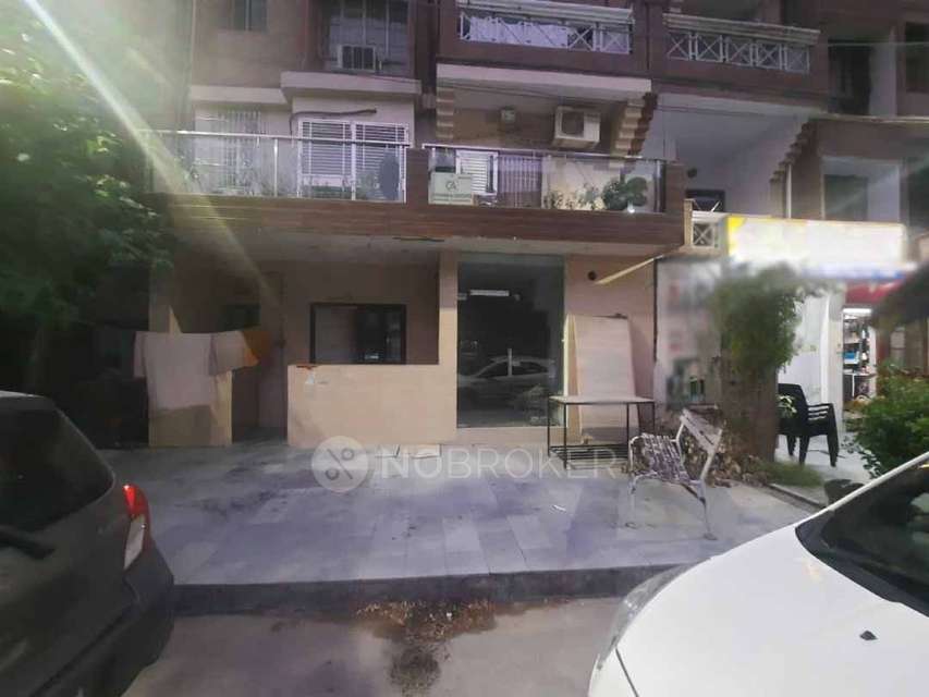 2 BHK Flat In Kanishka Apartments, Shalimar Bagh for Rent  In Shalimar Bagh
