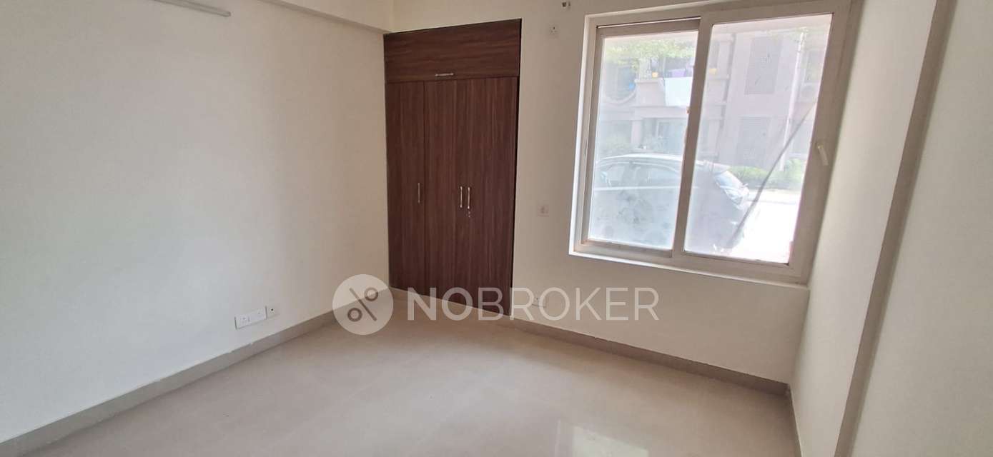 3 BHK Flat In Ramprastha City The Edge Towers for Rent  In Sector 37d