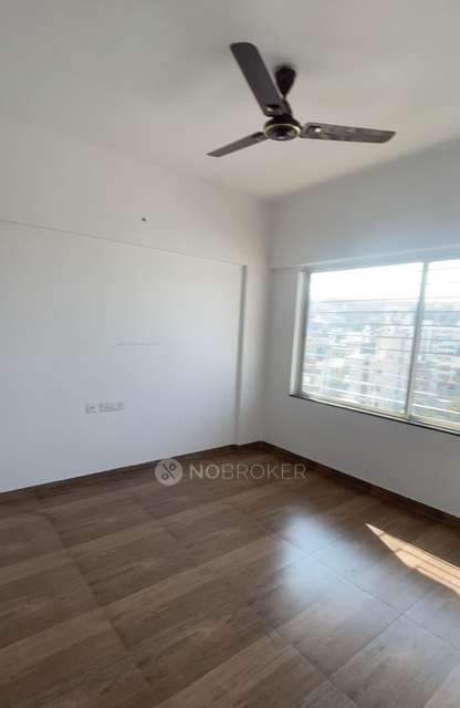 Shared Room for Female In 2 BHK  In Kolte Patil Three Jewels In Katraj - Kondhwa Road