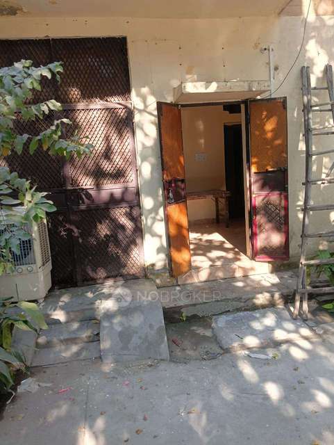 1 BHK Villa In Savera Apartment for Rent  In Rohini Sector 21