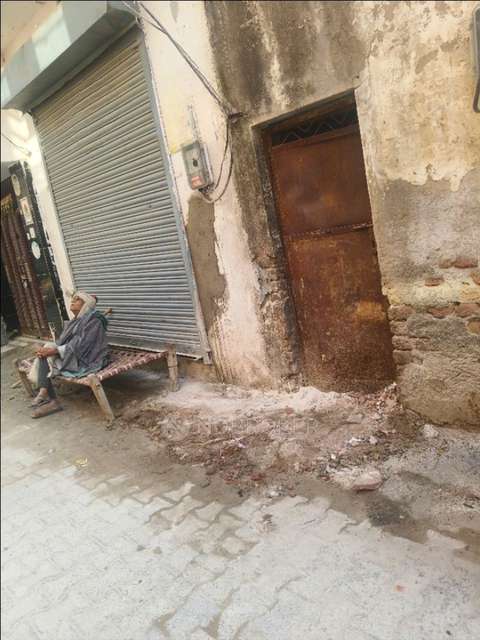 Shop in Sector 104, Gurgaon for Rent 