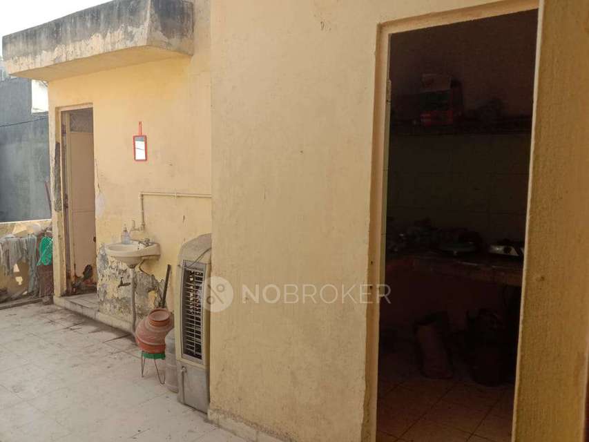 Shared Room for Male In 1 BHK  In Karol Bagh,