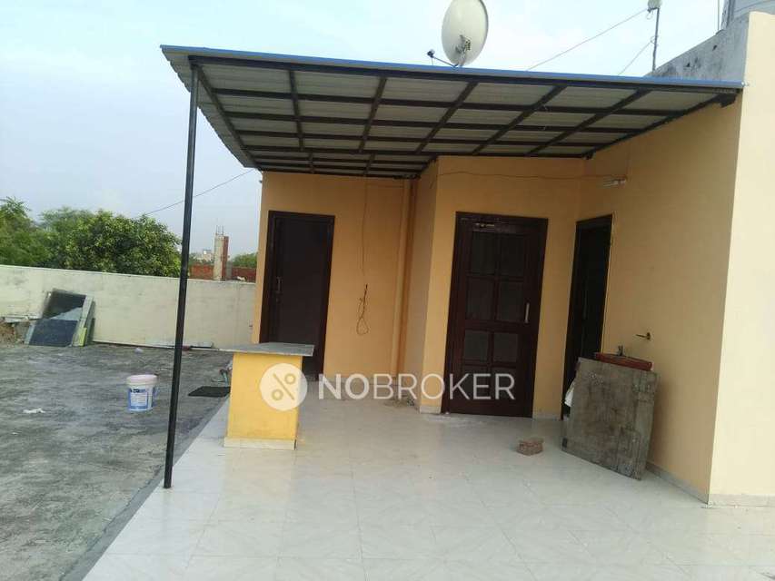 1 RK House for Rent  In Sector 4