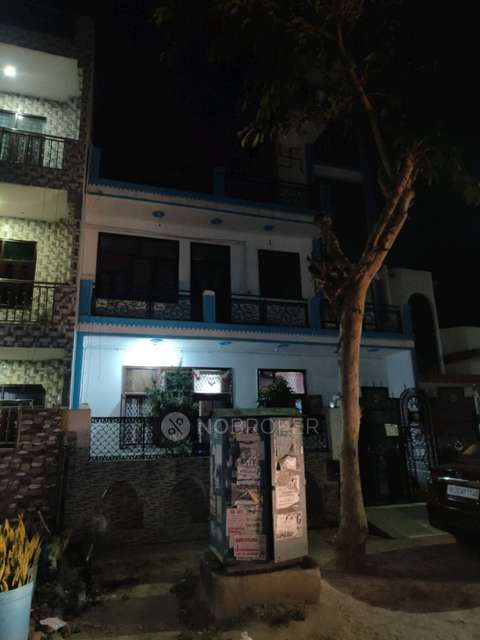 PG for Girls in Sector Alpha Ii