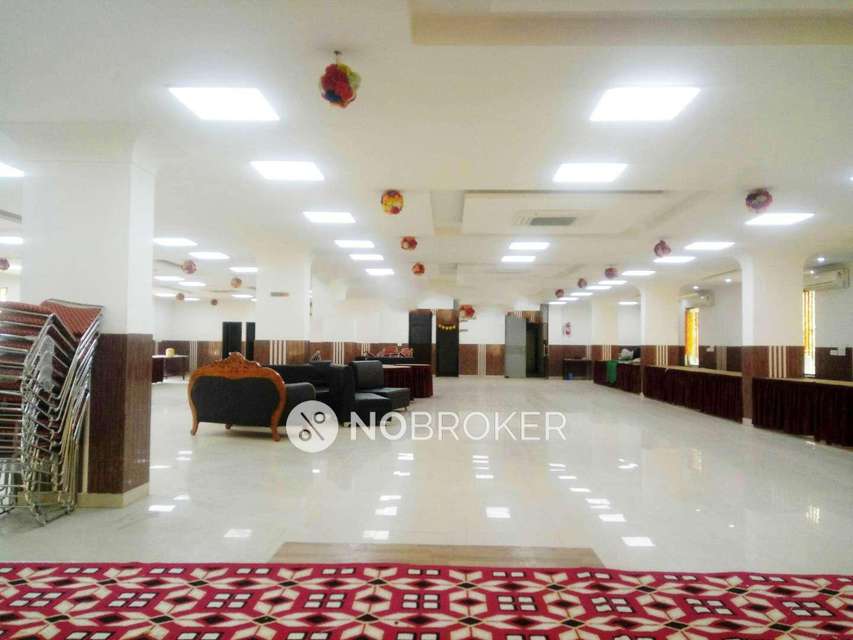 Showroom in Kamruddin Nagar, Delhi for sale 