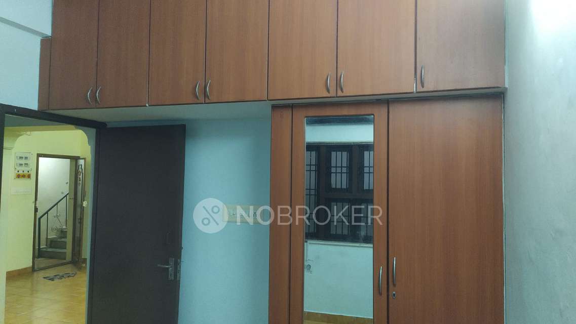 2 BHK Flat In Vishwashanthi Apartment for Rent  In 2nd Main Road