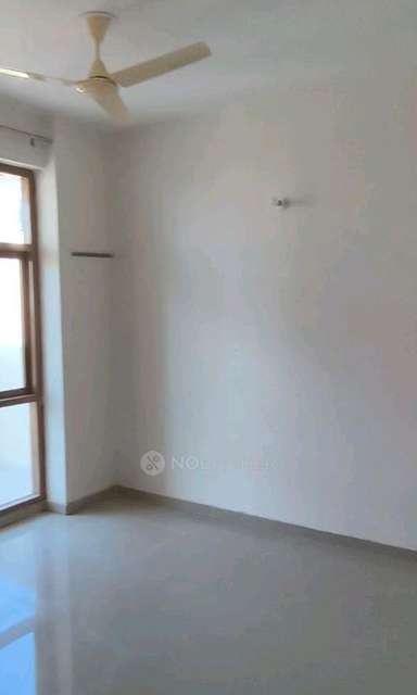 2 BHK Flat In Om Preena Apartment Sectro 112 for Rent  In Sector 112