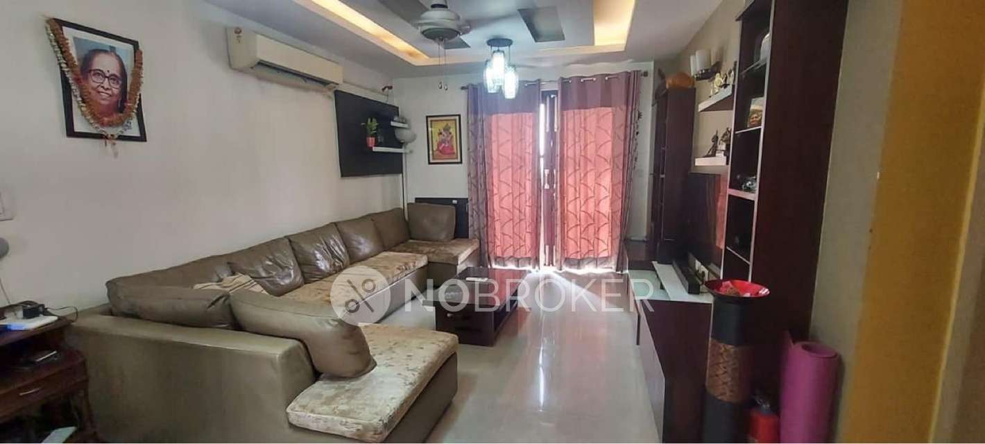 Single Room for Male In 4 BHK  In Jmd Garden In Sector 33, Gurgaon