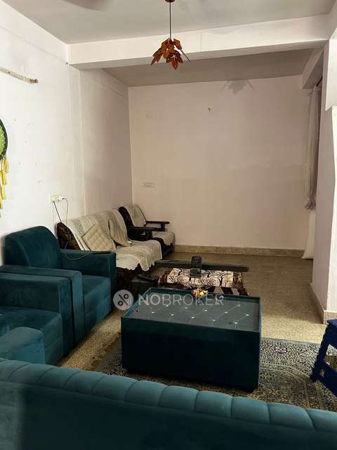 3 BHK Flat In Shyamlal Buildings for Rent  In Sai Krishna Mansion Apartments