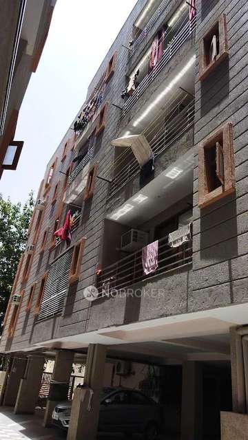 1 RK Flat In Shree Ram Apartment for Rent  In Sector 24