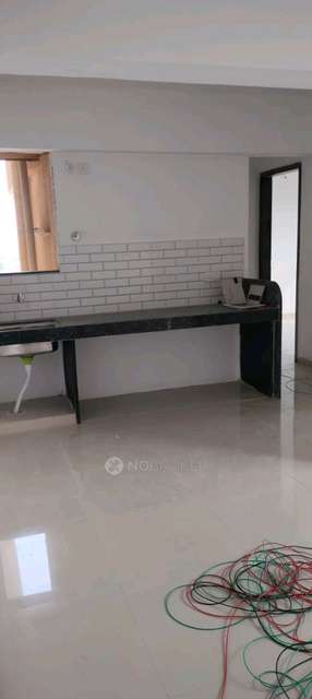 2 BHK Flat In The Kings Way Aop for Rent  In Ghorpadi