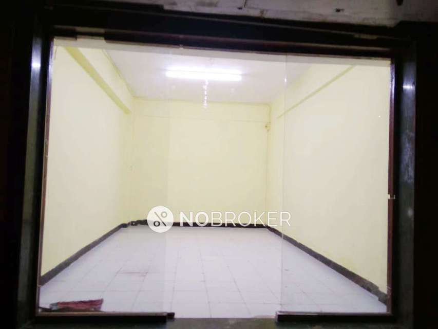 Shop in Chinchpokli, Mumbai for sale 