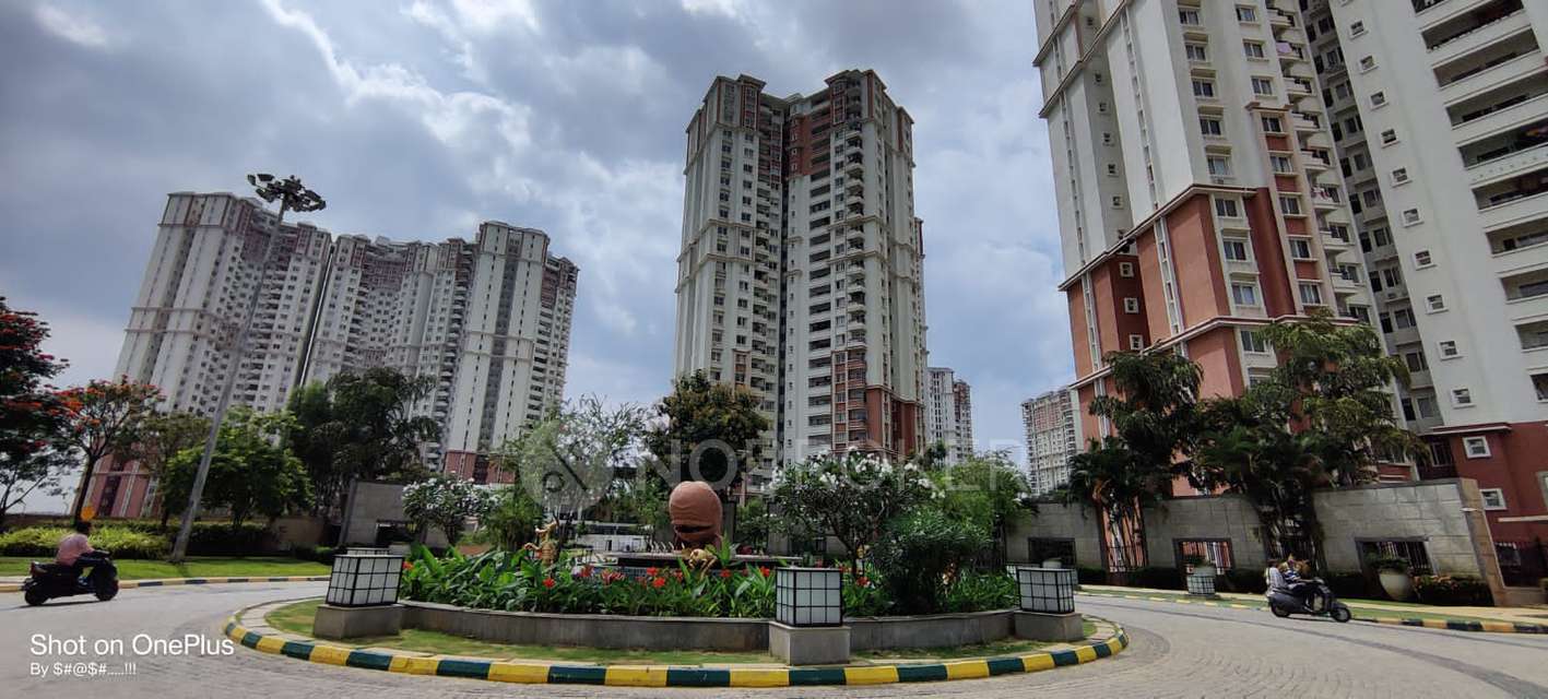 2 BHK Flat In Prestige Lakeside Habitat for Rent  In Varthur