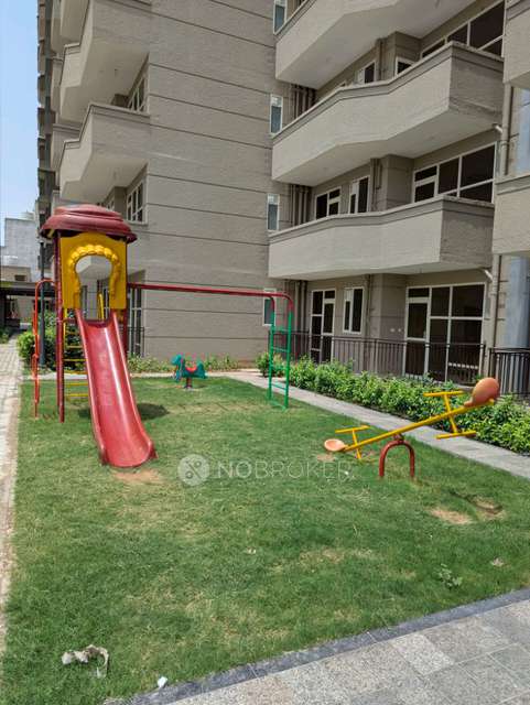 2 BHK Flat In Pyramid Pride, Sector 76 for Rent  In Sector 76