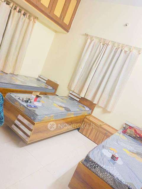 PG for Boys in Ghorpadi