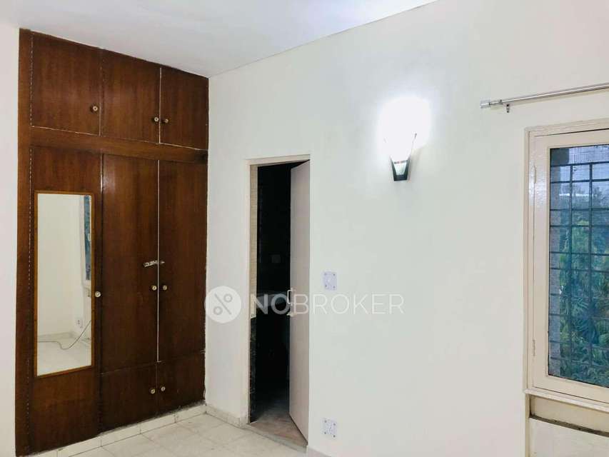 3 BHK Flat In Jal Vayu Vihar For Sale  In Sector 21