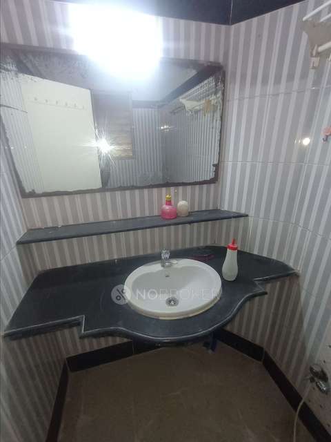 2 BHK Flat In Rna Regency Park For Sale  In Kandivali West