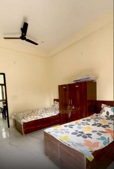 PG for Boys in Gaur Yamuna City