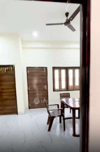 PG for Boys in Gaur Yamuna City