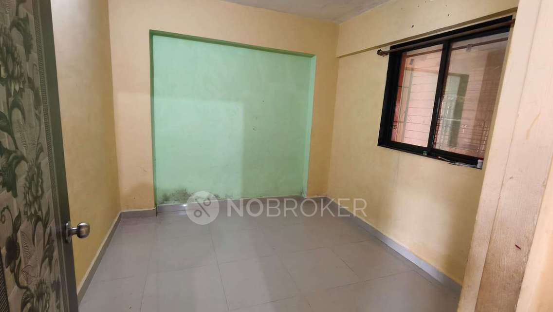 1 BHK Flat In Shree Sadguru Prasad Building for Rent  In Gopinath Chowk