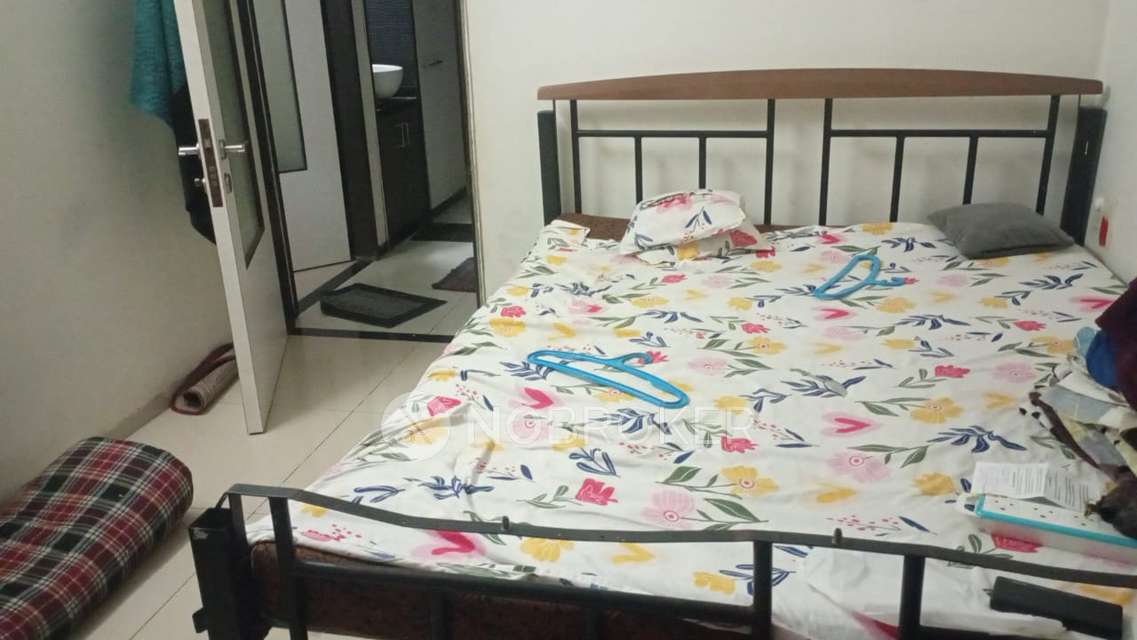 Single Room for Female In 2 BHK  In Moreshwar Krupa In Kanjurmarg East