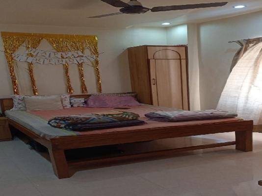 Shared Room for Female In 3 BHK  In Apartment In , Sadashiv Peth