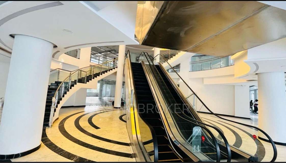 Shop in Chi V, Greater_noida for sale 