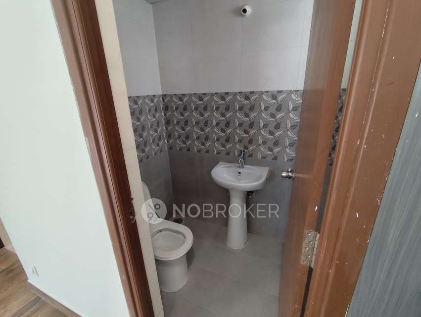 2 BHK Flat In Giridhari Home&#39; S  For Sale  In Kismatpur