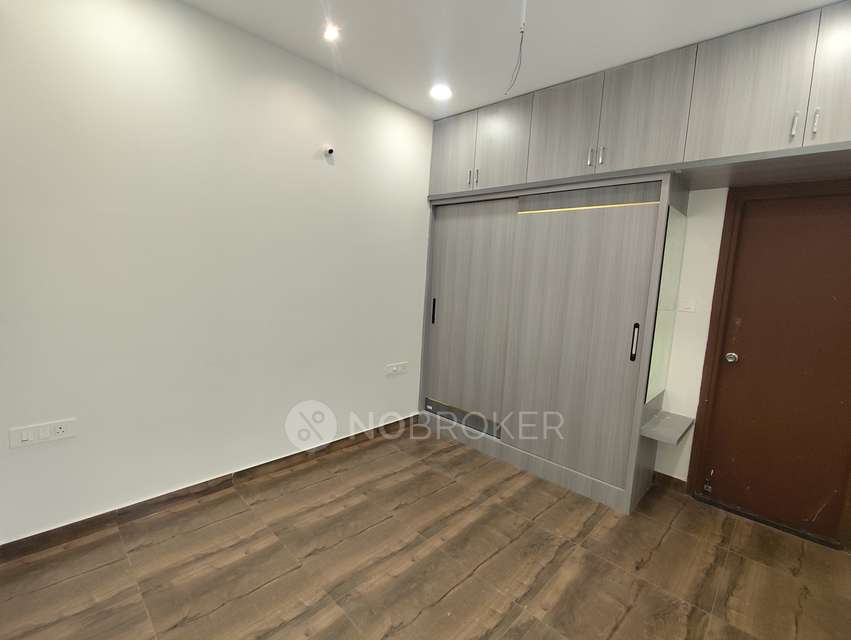 2 BHK Flat In Giridhari Home&#39; S  For Sale  In Kismatpur