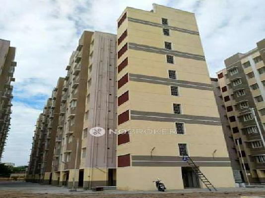 Shared Room for Female In 2 BHK  In Tnhb Apartment In Ramapuram