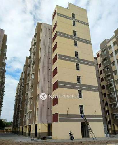 Shared Room for Female In 2 BHK  In Tnhb Apartment In Ramapuram