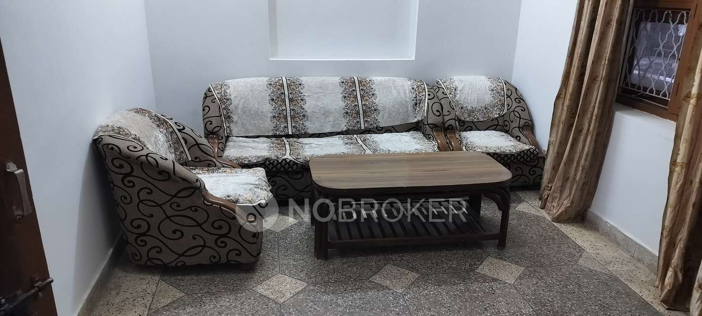 2 BHK Flat In Standalone Building  for Rent  In Johri Farm(okhla)