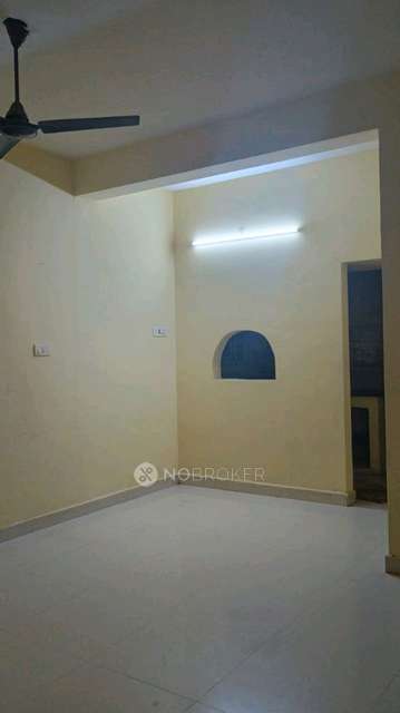 2 BHK Flat In Niranjana Apartment Poonamalle for Rent  In Arbhindo Matric Hr Sec School