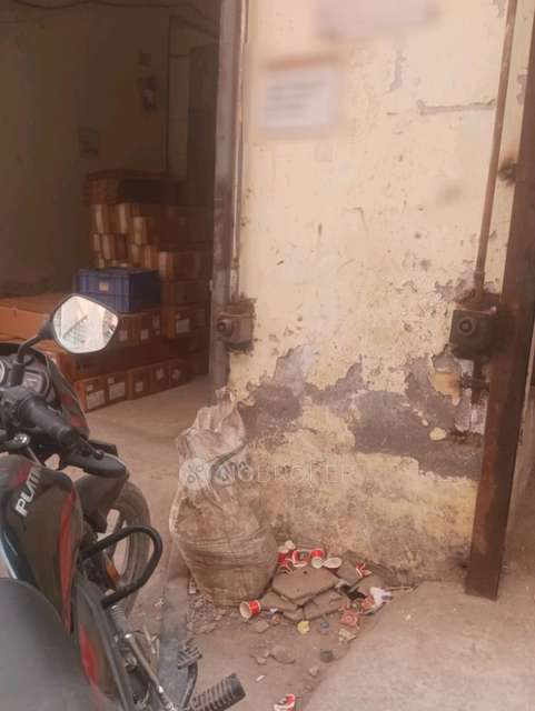 Godown/Warehouse in Rangpuri, Delhi for Rent 