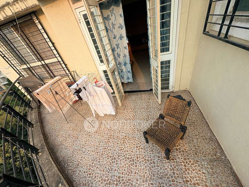 Single Room for Male In 3 BHK  In The Crest In The Crest