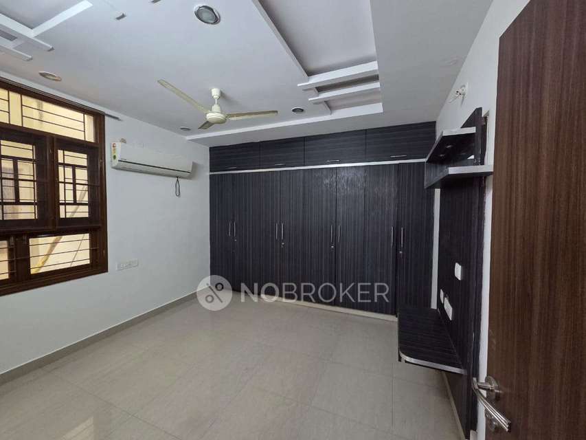 2 BHK Flat In Standalone Building  For Sale  In As Rao Nagar&#40;radhika&#41;