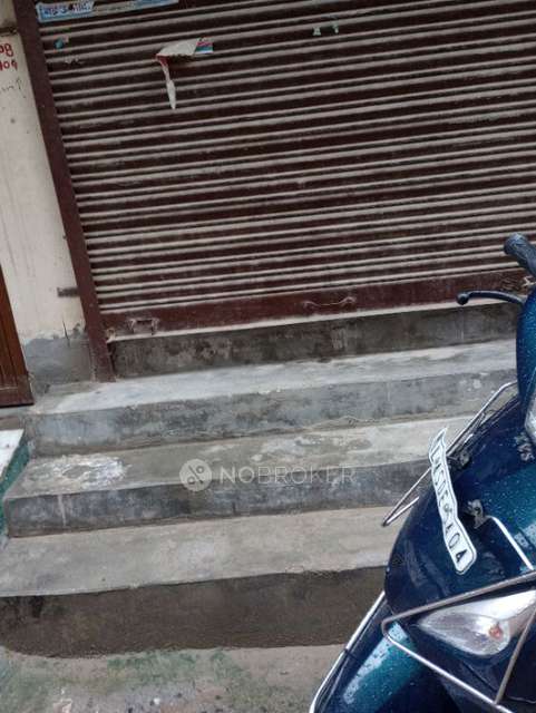 Shop in Mohan Garden , Delhi for Rent 