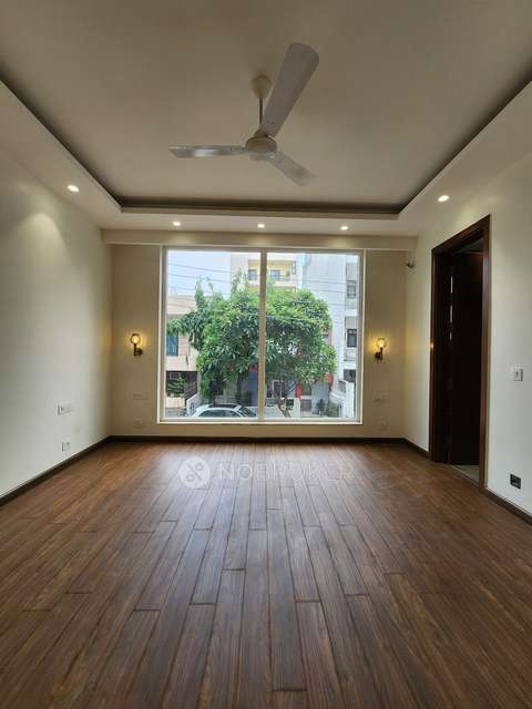 1 RK Flat In Sushant Lok Luxury  for Rent  In Sector 43