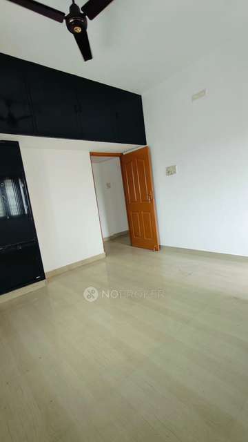 2 BHK Flat In Shanthinivas For Sale  In Madambakkam