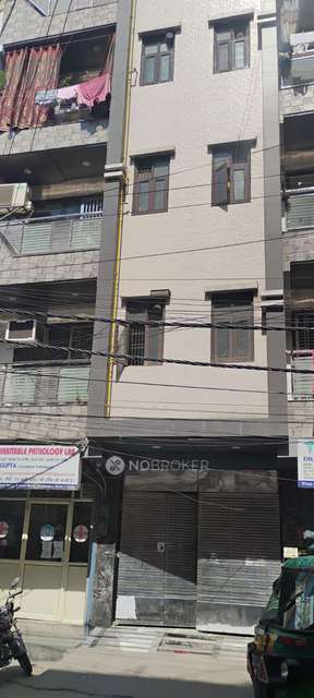 Shared Room for Female In 1 RK  In Shakarpur