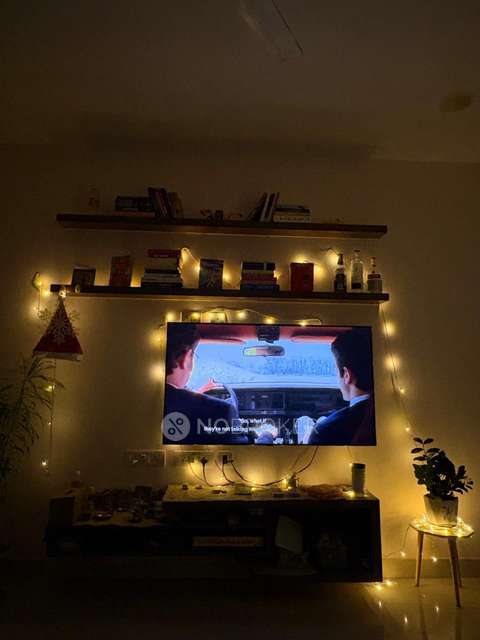 Single Room for Female In 3 BHK  In Manjeera Diamond Towers In Gopanpally