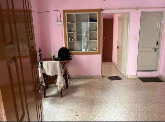 Single Room for Male In 2 BHK  In Koramangala