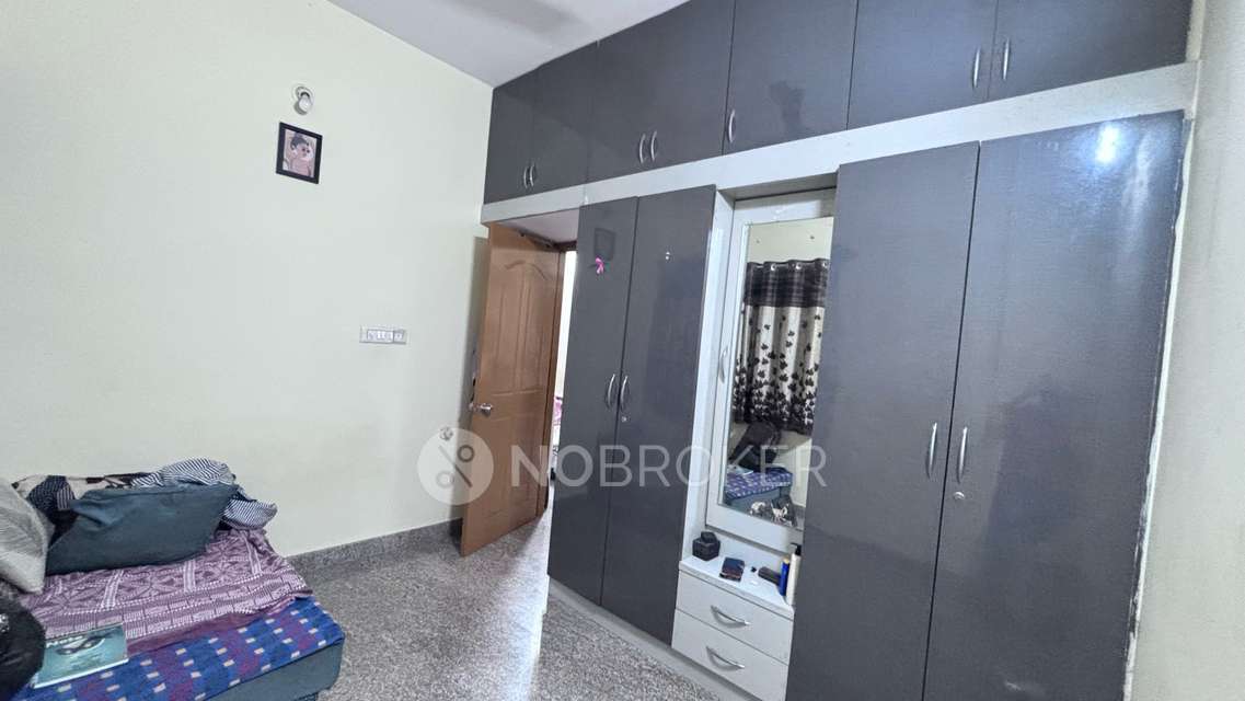 1 BHK Flat In Shanthi Nivas Apartment  for Rent  In Sri Slv Bhavan