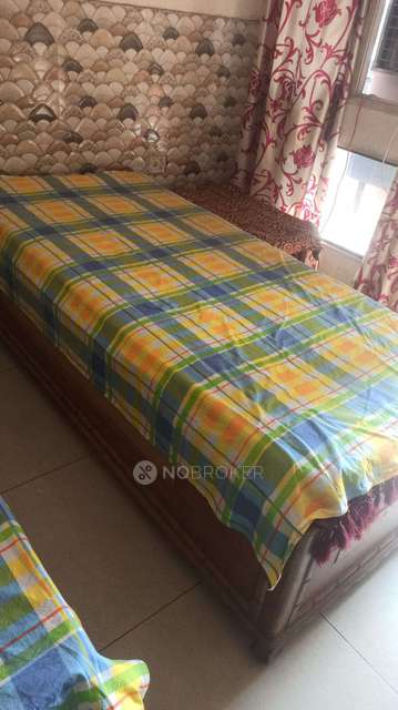 PG for Girls in Crossings Republik