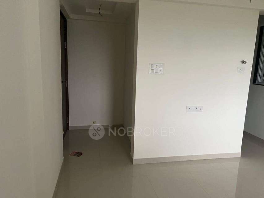 2 BHK Flat In Vardhaman Moonstone for Rent  In Tathwade