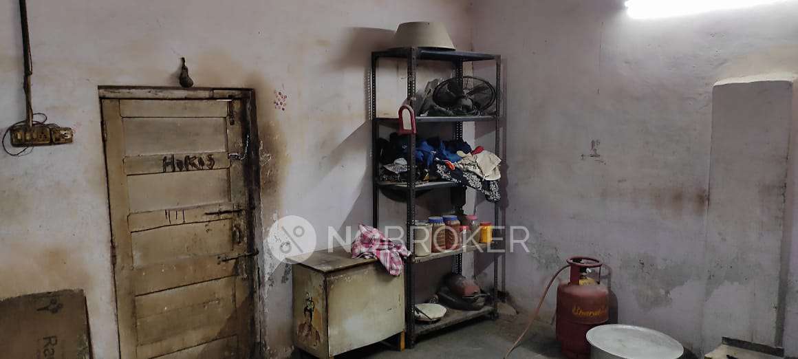 Shop in Kalyan Est, Mumbai for sale 