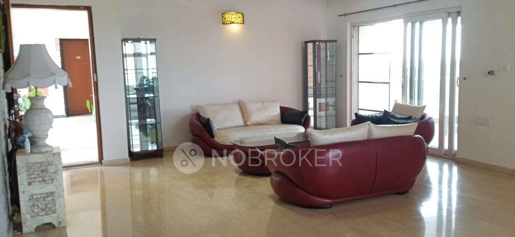 Single Room for Male In 4 BHK  In Bairavi Cruz Luxor In Bairavi Cruz Luxor Apartment