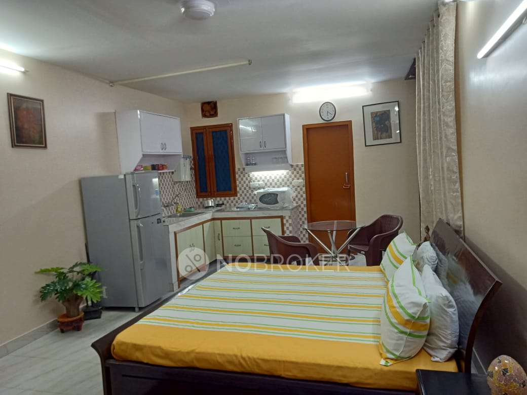 1 RK Flat In Defence Colony for Rent  In Defence Colony
