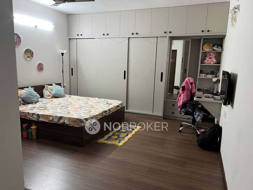 Shared Room for  In 3 BHK  In Sumadura Horizon In Kondapur