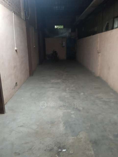 Godown/Warehouse in Kirti Nagar Industrial Area, Delhi for Rent 